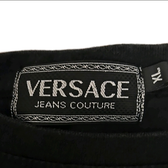 Versace Logo Print Crew Neck T-Shirt Black Size XL Wmn /Lg/Med Men (GUC) - Picture 3 of 3
